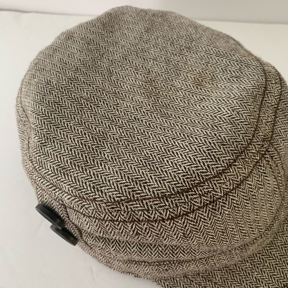 SOLDNewsboy Cap / Hat Women’s Herringbone Tweed OS Decorative Buttons EUC - Picture 11 of 13